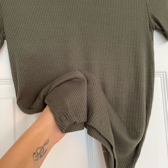 Forever 21 Tee - Picture 4 of 4